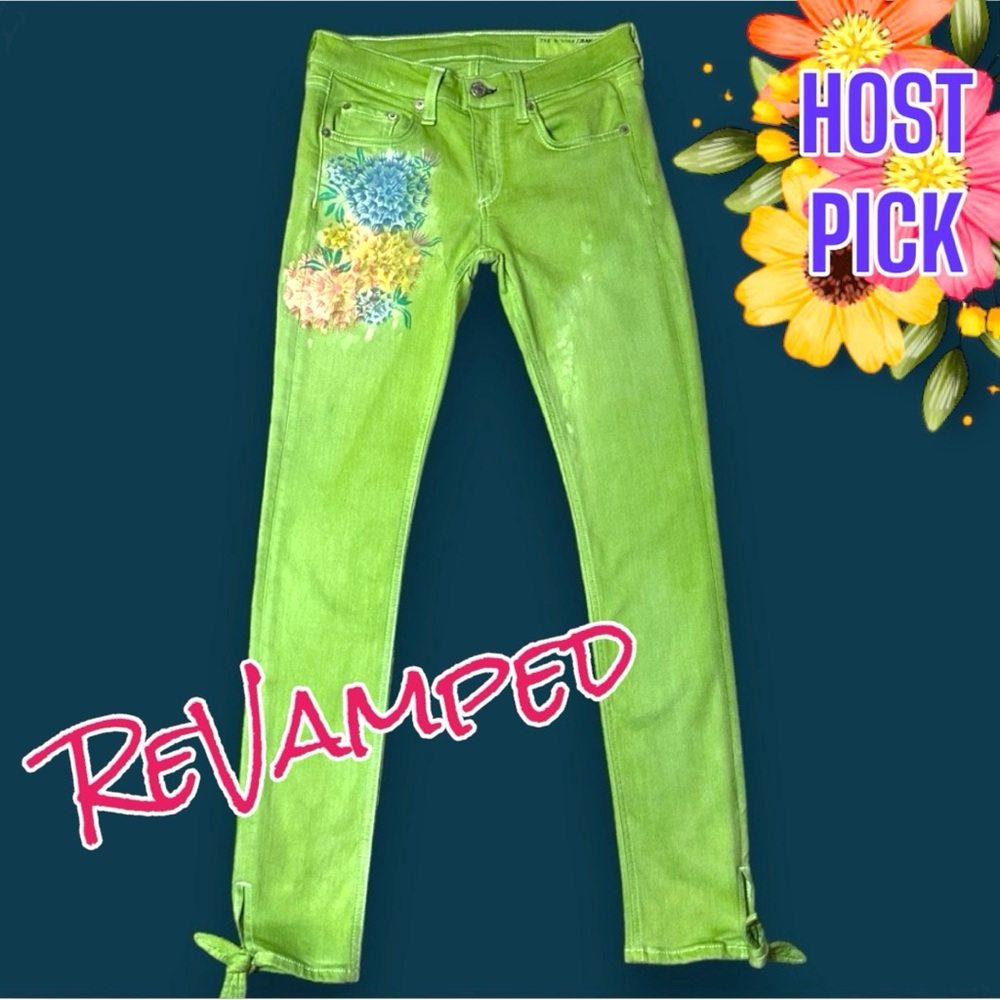 🎉HOST PICK🎉NWT Originally White Ankle Tie Skinny in Floral Design. Size 25